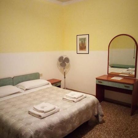 B&B Silvano Bologna Bagian luar foto