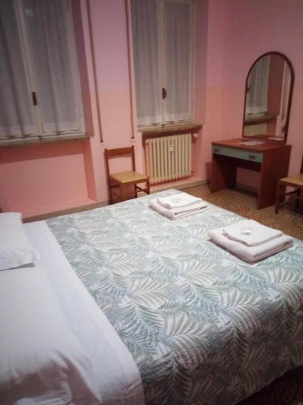 B&B Silvano Bologna Bagian luar foto