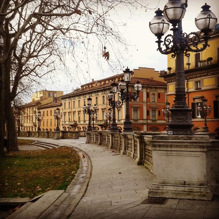 B&B Silvano Bologna Bagian luar foto
