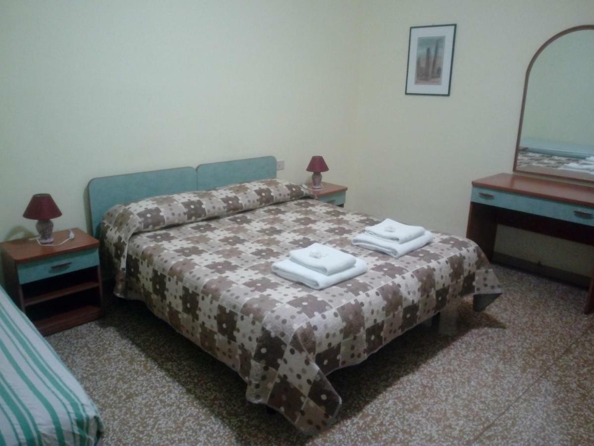 B&B Silvano Bologna Bagian luar foto